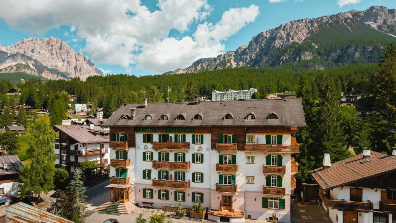 Hotel Serena Cortina Cortina dʼAmpezzo Exterior foto