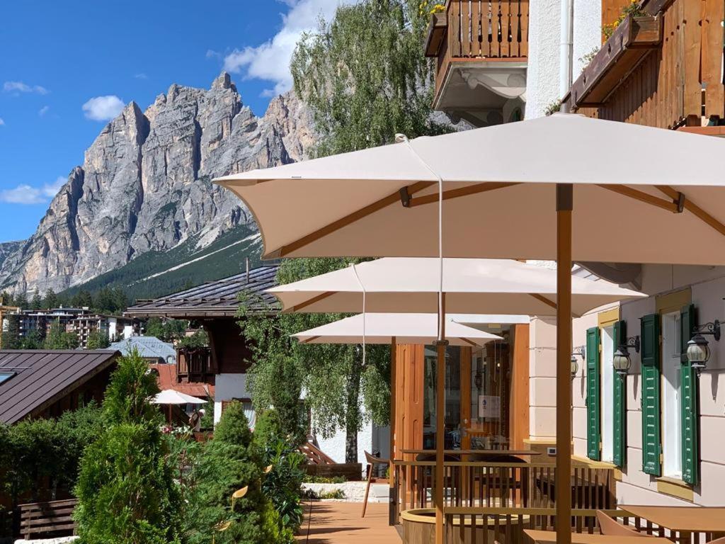 Hotel Serena Cortina Cortina dʼAmpezzo Exterior foto