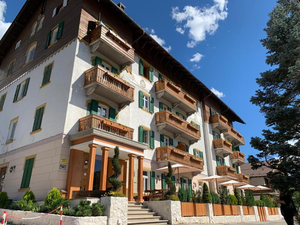 Hotel Serena Cortina Cortina dʼAmpezzo Exterior foto