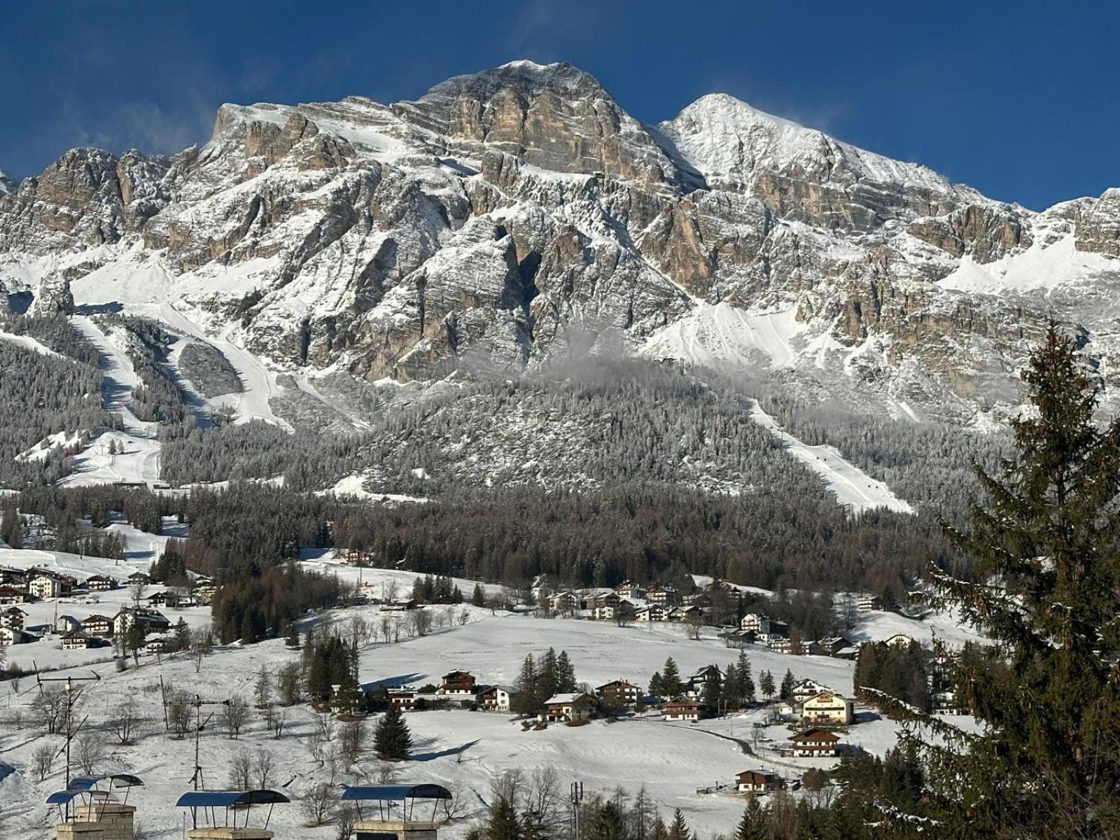 Hotel Serena Cortina Cortina dʼAmpezzo Exterior foto